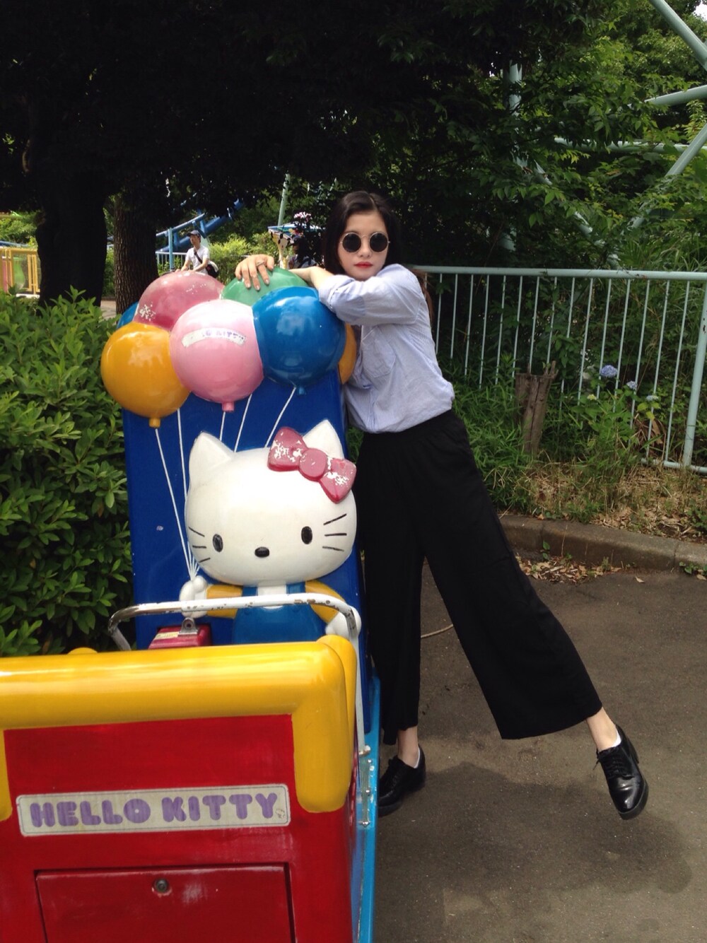 「black、黒、H&M、WEGO、シャツスタイル、ボーダー、革靴、サングラス、丸メガネ、WEARBOOKエントリー」｜「H&Mの53168 (WW 13 Oversized trousers)（その他パンツ、ブラック系）」を使った、machoさん（レディース・155cm）の夏コーディネートの1枚目の写真