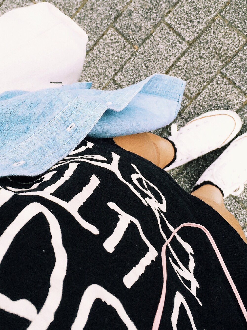 「カジュアル、girl、denim、stussy、stussywomen、American Apparel、converse、スニーカー女子」｜「CONVERSEのアイテム（スニーカー、ホワイト系）」を使った、Mai Tanemuraさん（レディース・153cm）の夏コーディネートの1枚目の写真