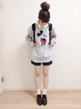 mAy☆uMe is wearing BEAMS "CHAMPION×BEAMS / 別注 クルーネックスウェット（Mickey Mouse） Disney（ディズニー）"
