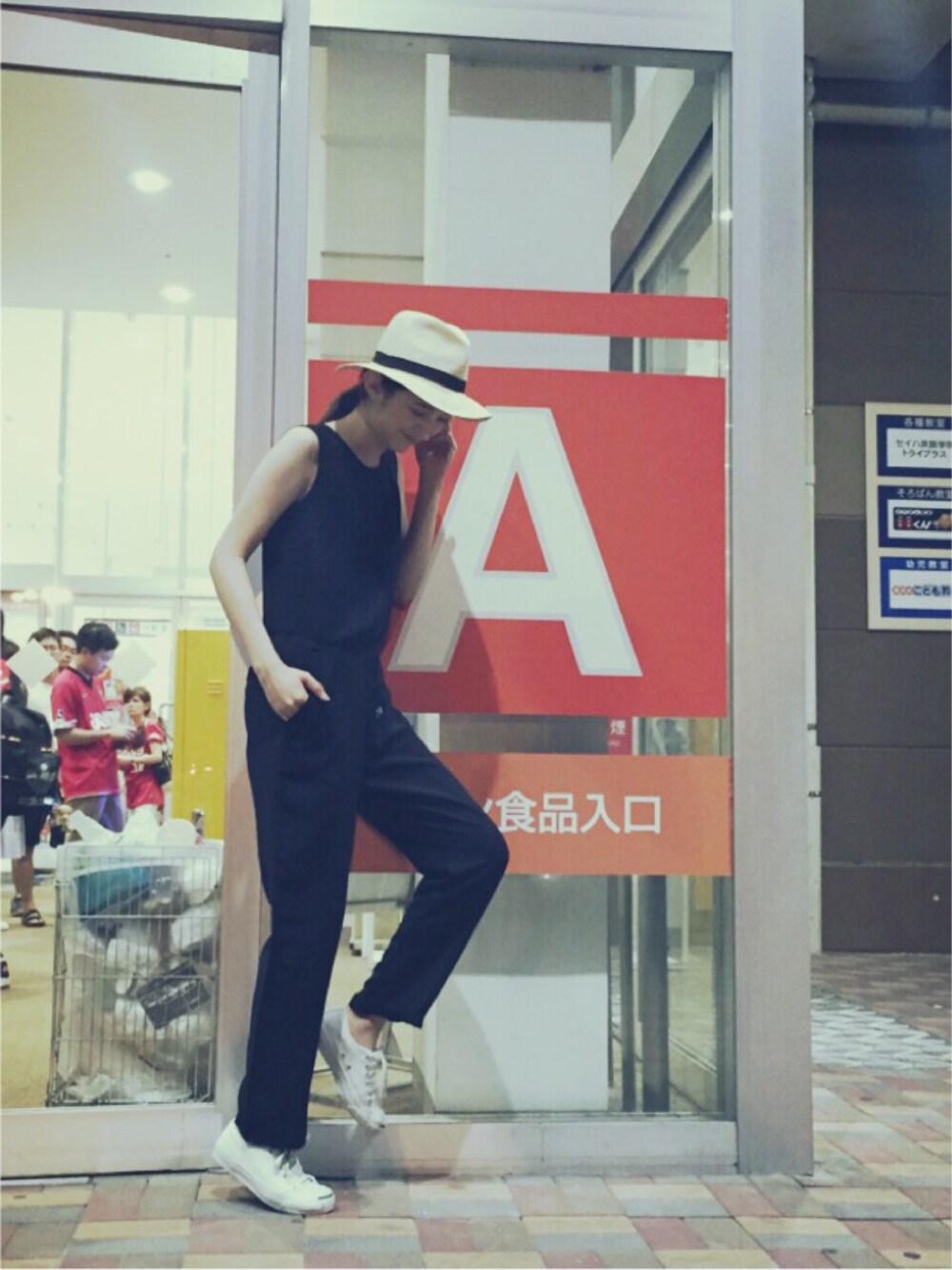 「ラクチンコーデ、hat、むぎわら帽子、オールインワン」｜「PLAIN CLOTHINGの【PLAIN CLOTHING】シフォン切り替えオールインワン（つなぎ/オールインワン、ブラック系）」を使った、片桐ゆたかさん（レディース・172cm）の夏コーディネートの1枚目の写真