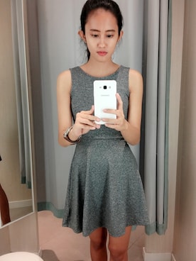 「アイテム（ドレス、グレー系）」を使った、alin michelleさん（レディース・170cm）の秋コーディネート