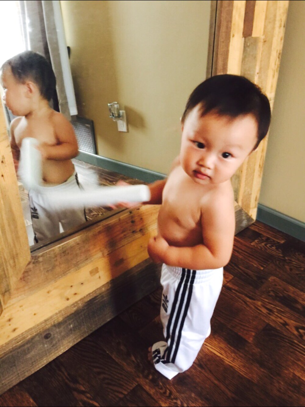 「adidas、STAR WARS、maytheforcebewithyou、adidas star wars、kids、naked、baby、kidsfashion」｜「adidas Originalsのアイテム（パンツ、ホワイト系）」を使った、Mwearさん（キッズ・74cm）の夏コーディネートの1枚目の写真