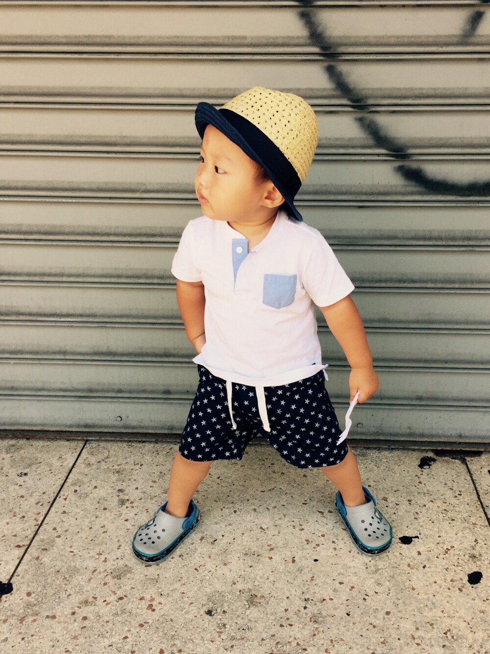 「NEW ERA、hat、JANIE and JACK、summer、J.CREW、kids、casual」｜「J.CREWのアイテム（チノパンツ、ブルー系）」を使った、Mwearさん（キッズ・74cm）の夏コーディネートの1枚目の写真