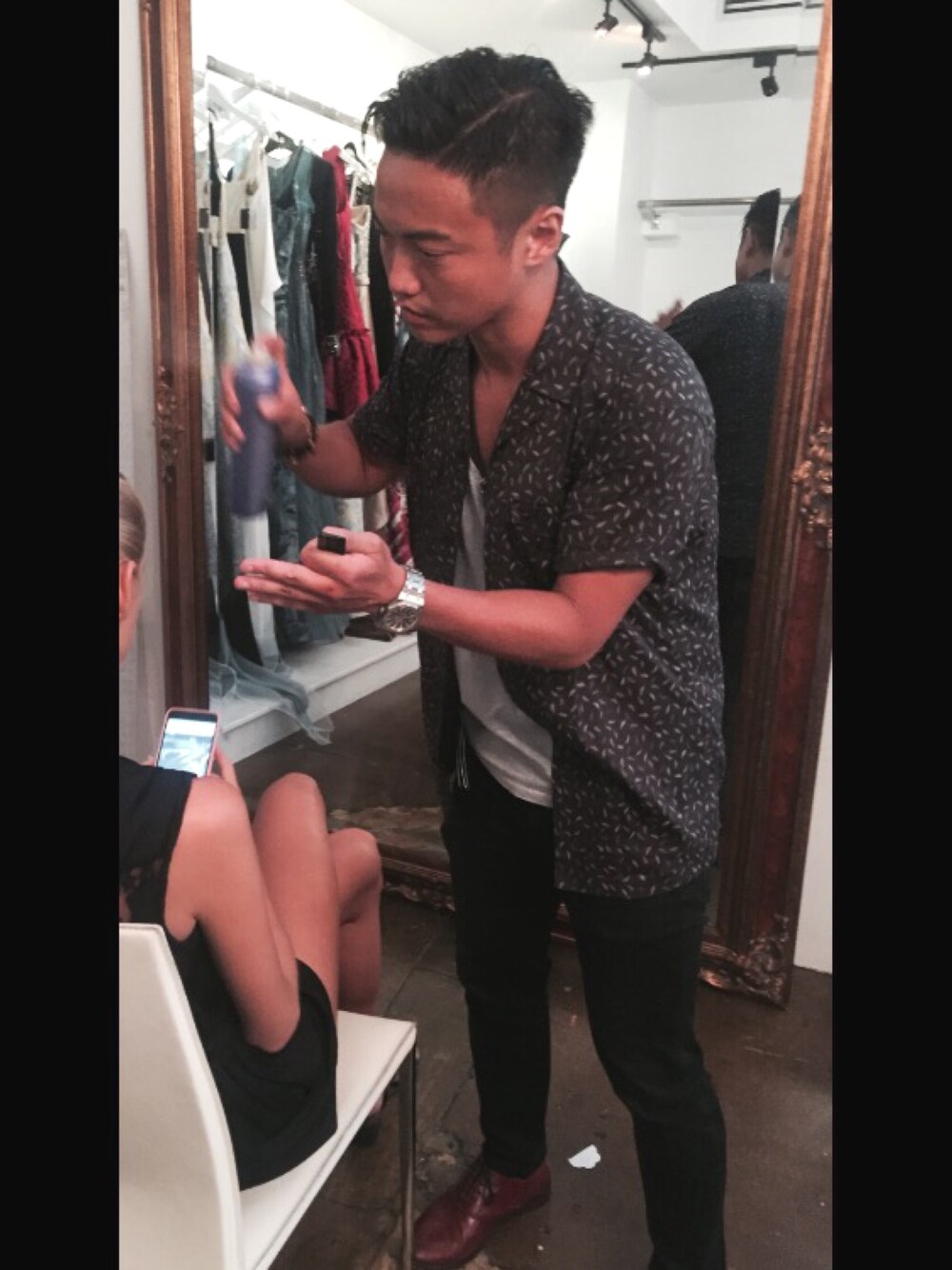 「cutoffs_Tbrand、ALLSAINTS　、BLK DNM、Paul Smith、audemarspiguet、working style、hairstylist、fashion、NYC、stylist」｜「ALLSAINTSのアイテム（シャツ/ブラウス、グレー系）」を使った、Mwearさん（メンズ・170cm）の夏コーディネートの1枚目の写真