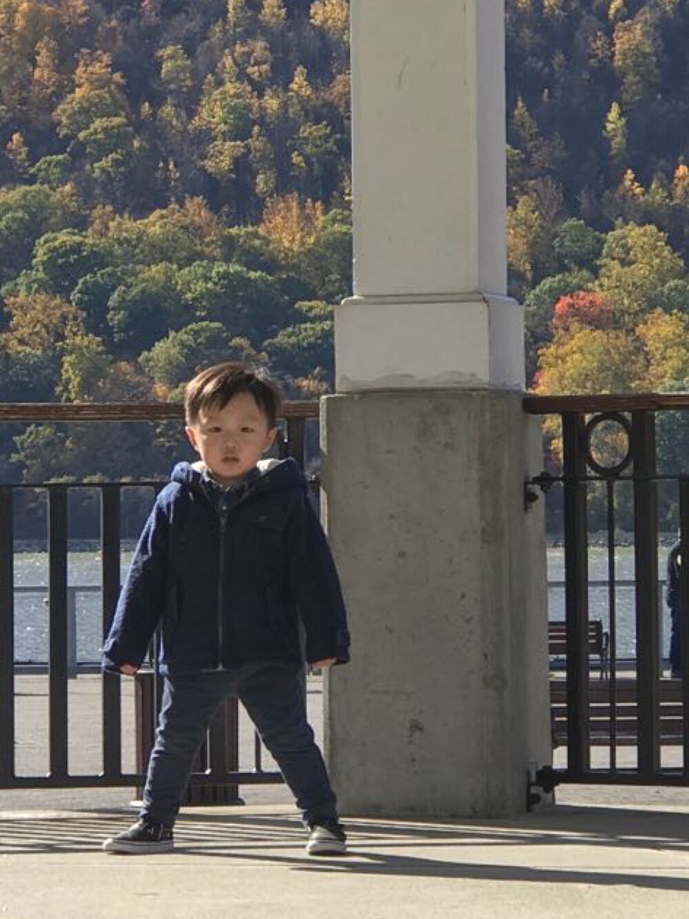 「kidsfashion、kids、bonpoint、ZARA KIDS、STAR WARS、NYC、coldsping」｜「ZARA KIDSのアイテム（トレンチコート、ブルー系）」を使った、Mwearさん（キッズ・92cm）の秋コーディネートの1枚目の写真