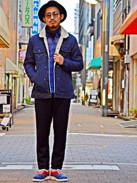 「黒タートルネック」｜「アイテム（デニムジャケット）」を使った、Takamyさん（メンズ・172cm）の秋コーディネート