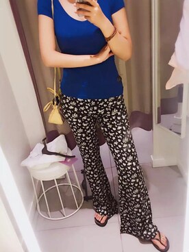 「ZARA（ザラ）のアイテム（チノパンツ、ブラック系）」を使った、芥末蛋糕酱さん（レディース）の夏コーディネート