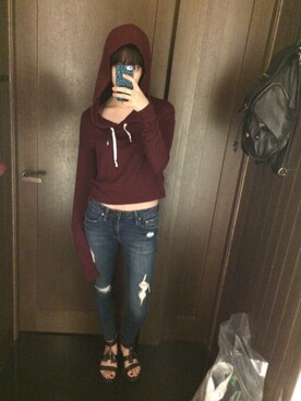 「Abercrombie&Fitch（アバークロンビーアンドフィッチ）のアイテム（Tシャツ/カットソー、レッド系）」を使った、王月末さん（レディース・164cm）の夏コーディネート