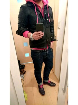 「DSQUARED2（ディースクエアード）のアイテム（デニムパンツ、ブルー系）」を使った、こばひでさん（メンズ・175cm）の冬コーディネート