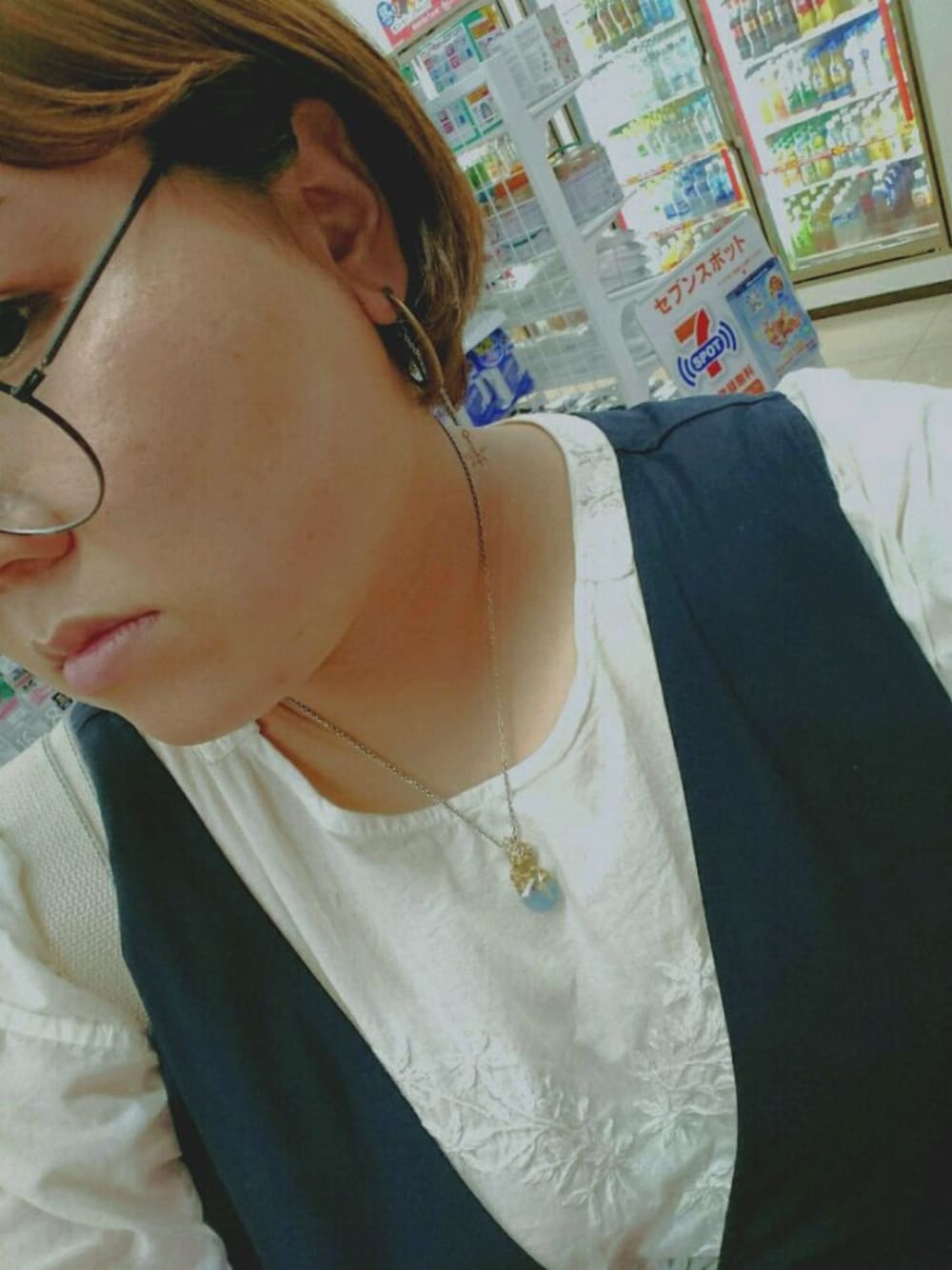 「セブンイレブン、アクセサリー大好き、夏、イヤリング、ネックレス」｜「佐々木ひとみのアイテム（イヤリング、ゴールド系）」を使った、綾華さん（レディース・159cm）の夏コーディネートの1枚目の写真