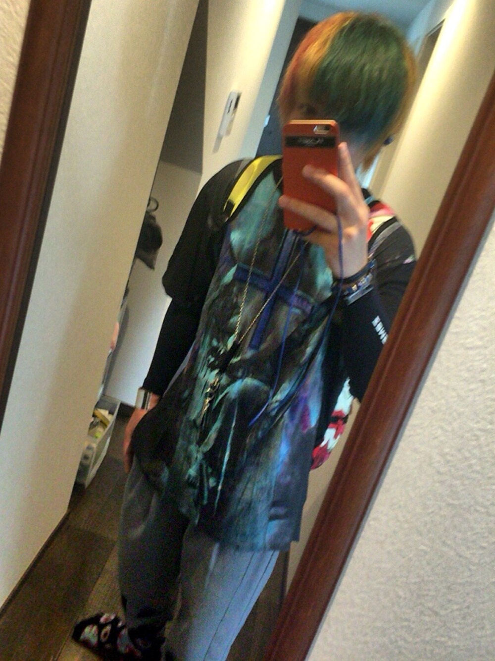 「夏、PLANNET by H>FRACTAL

、PARADOX、MUZE、派手髪」｜「PARADOXのアイテム（Tシャツ/カットソー、ブラック系）」を使った、Kiloさん（メンズ・165cm）の夏コーディネートの1枚目の写真