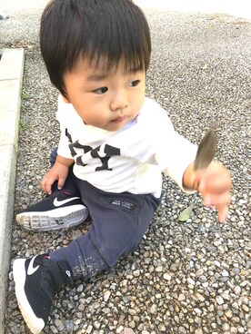 「petit main（プティマイン）のJOYロゴ長袖Tシャツ（Tシャツ/カットソー、ホワイト系）」を使った、shunpiiiさん（キッズ・80cm）の秋コーディネート