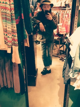 「green（グリーン）のアイテム（パンツ）」を使った、岡田聡さん（メンズ・169cm）の春コーディネート