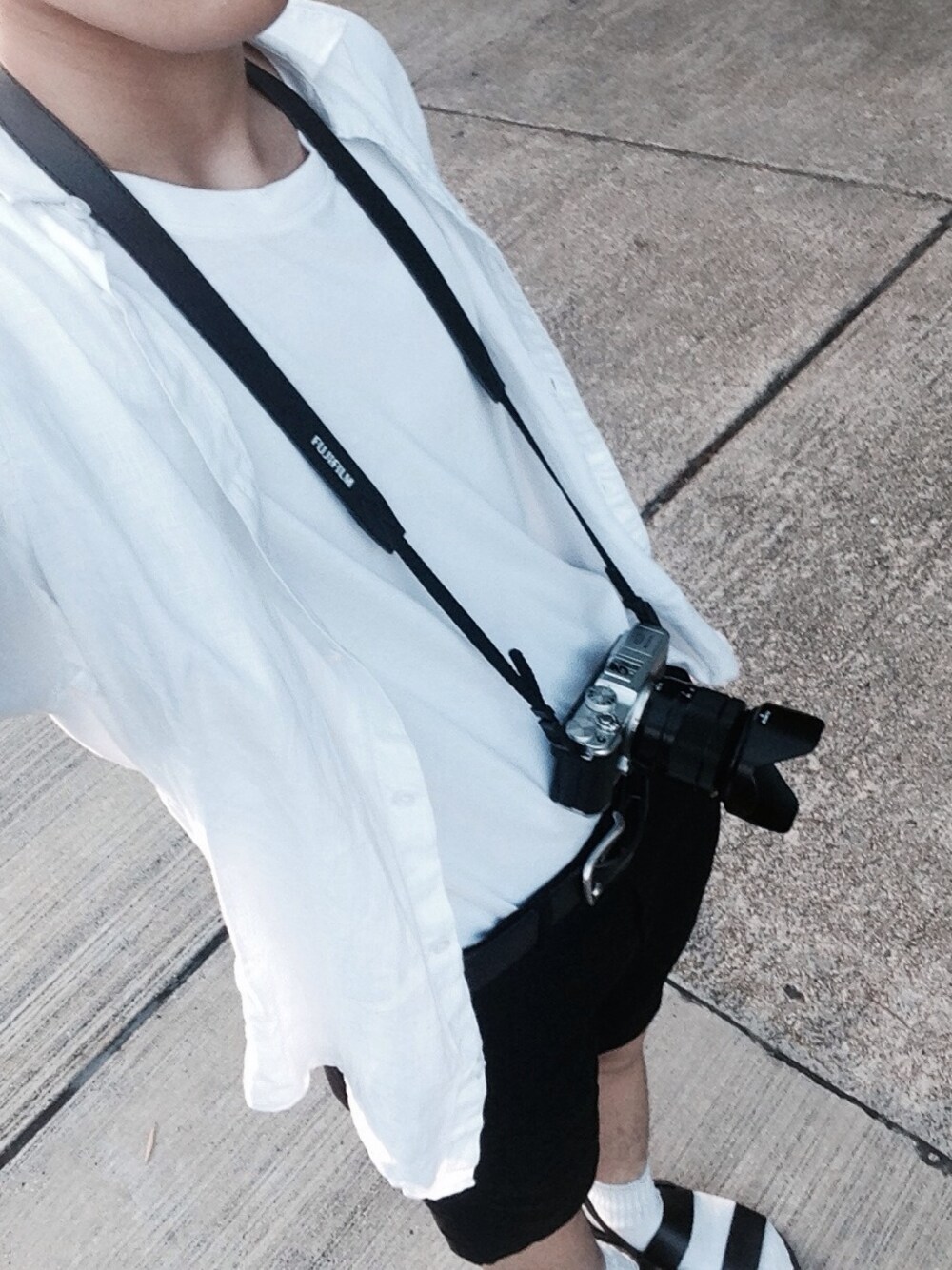 「white、black and white」｜「H&Mのアイテム（Tシャツ/カットソー、ホワイト系）」を使った、Jacobs さん（メンズ・175cm）の夏コーディネートの1枚目の写真