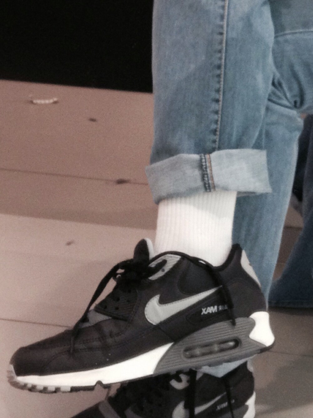 「vintage、NIKE AIR MAX、NIKE」｜「NIKEのアイテム（スニーカー、ブラック系）」を使った、Jacobs さん（メンズ・175cm）の夏コーディネートの1枚目の写真