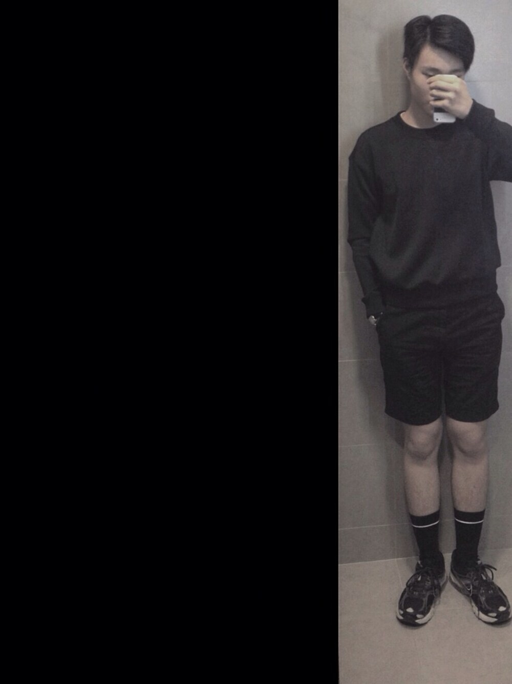 「black、COS、sweater、NIKE、monotone」｜「COSのアイテム（ソックス/靴下、ブラック系）」を使った、Jacobs さん（メンズ・175cm）の秋コーディネートの1枚目の写真