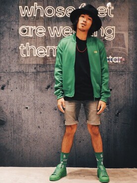 「sneakers」｜「アイテム（ノーカラージャケット）」を使った、Ethan Chuさん（メンズ・172cm）の春コーディネート