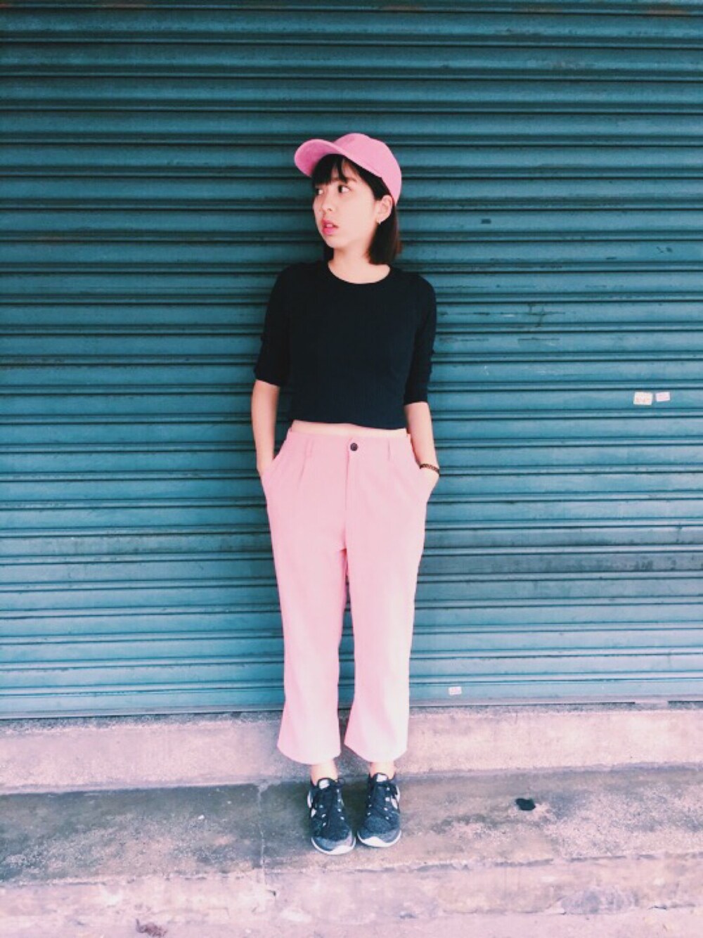 「NIKE、shoes、black、pink、CAP、outfit」｜「NIKEのアイテム（スニーカー、ブラック系）」を使った、RongRongりんさん（レディース・161cm）の冬コーディネートの1枚目の写真