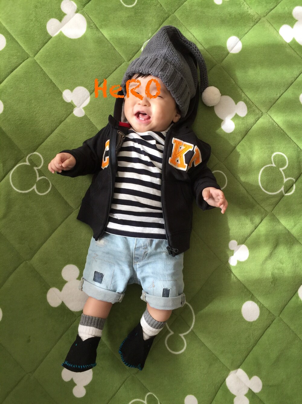 「ニット帽、パーカー、ボーダー、ベビー、ベビーコーデ、男の子、０歳、関西人」｜「西松屋のアイテム（パーカー、ブラック系）」を使った、HeROさん（キッズ・70cm）の秋コーディネートの1枚目の写真