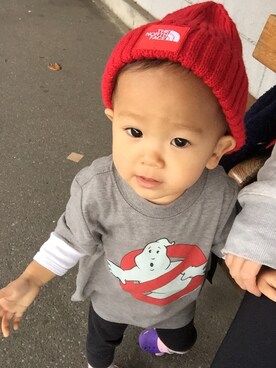 「OLD NAVY（オールドネイビー）のアイテム（Tシャツ/カットソー、グレー系）」を使った、2a1o2さん（キッズ・70cm）の秋コーディネート