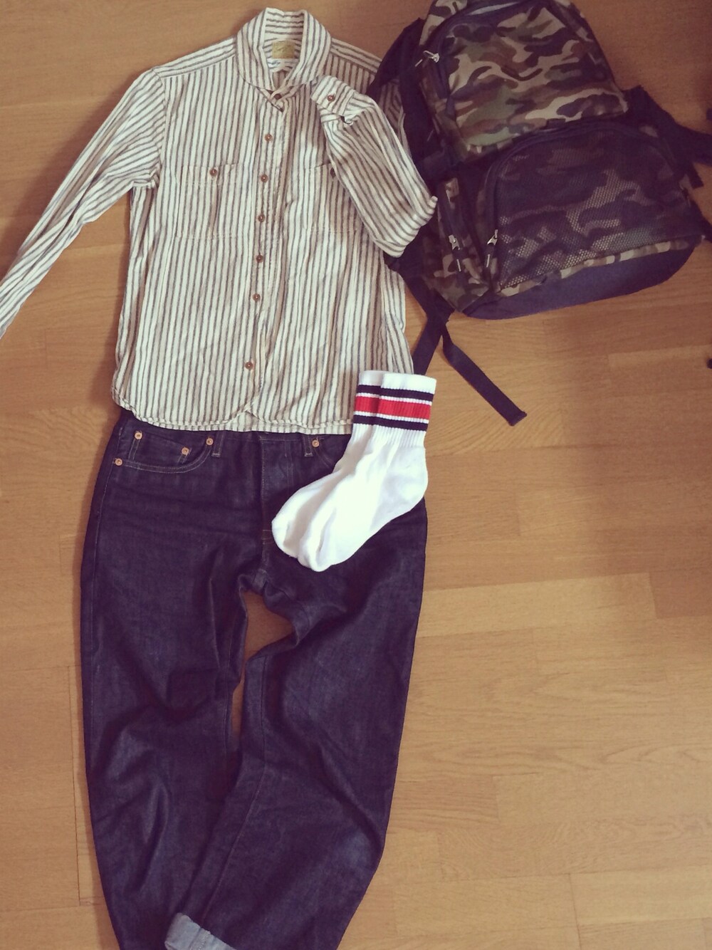 「デニム、プレッピー、ニューバランス、迷彩、GAP、白ソックス、BEAMS BOY」｜「GAPのMen's 
Corn Denim
STRAIGHT（デニムパンツ、ブルー系）」を使った、ちょぬんさん（レディース・160cm）の春コーディネートの1枚目の写真