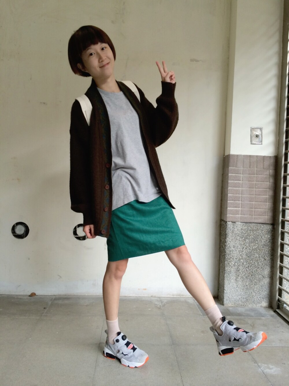 「vintage、reebok、UNIQLO、無印良品、古著」｜「Reebokのアイテム（スニーカー、シルバー系）」を使った、shootingさん（レディース・161cm）の秋コーディネートの1枚目の写真