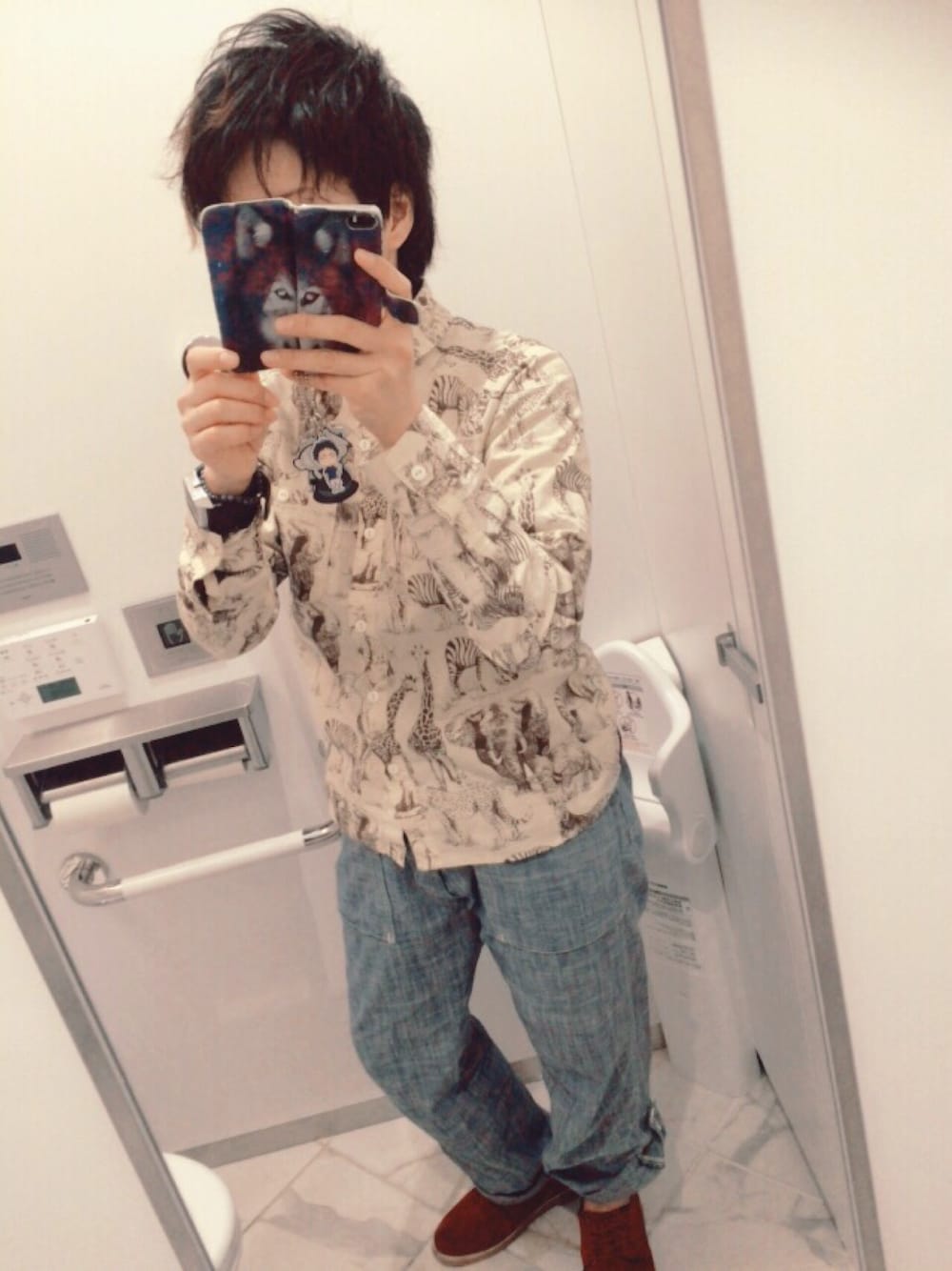 「動物柄、動物プリント、goslowcaravan」｜「Leeのアイテム（デニムパンツ、グレー系）」を使った、６９さん（レディース・162cm）の春コーディネートの1枚目の写真