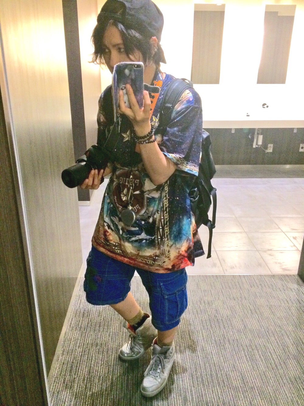 「Desigual、PUBLIC EYES、宇宙柄、短パン小僧」｜「PUBLIC EYESのAIRFORCEグラフィックTシャツ"PE-19"（トップス、その他）」を使った、６９さん（レディース・162cm）の夏コーディネートの1枚目の写真