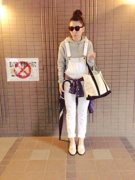 「腰巻きスタイル」｜「アイテム（サロペット/オーバーオール）」を使った、ayanoさん（レディース・153cm）の春コーディネート