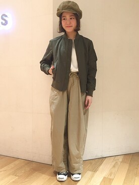 「Ray BEAMS（レイビームス）のアイテム（MA-1）」を使った、yamashita  aiさん（レディース・157cm）の秋コーディネート
