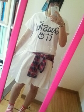 「靴下屋（クツシタヤ）のアイテム（レッグウェア、レッド系）」を使った、ひろさん（レディース・161cm）の夏コーディネート