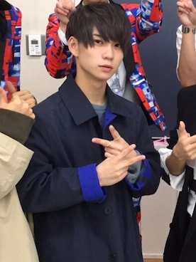 「KENZO（ケンゾー）のアイテム（トレンチコート）」を使った、木津つばさfromXOXさん（メンズ・167cm）の秋コーディネート