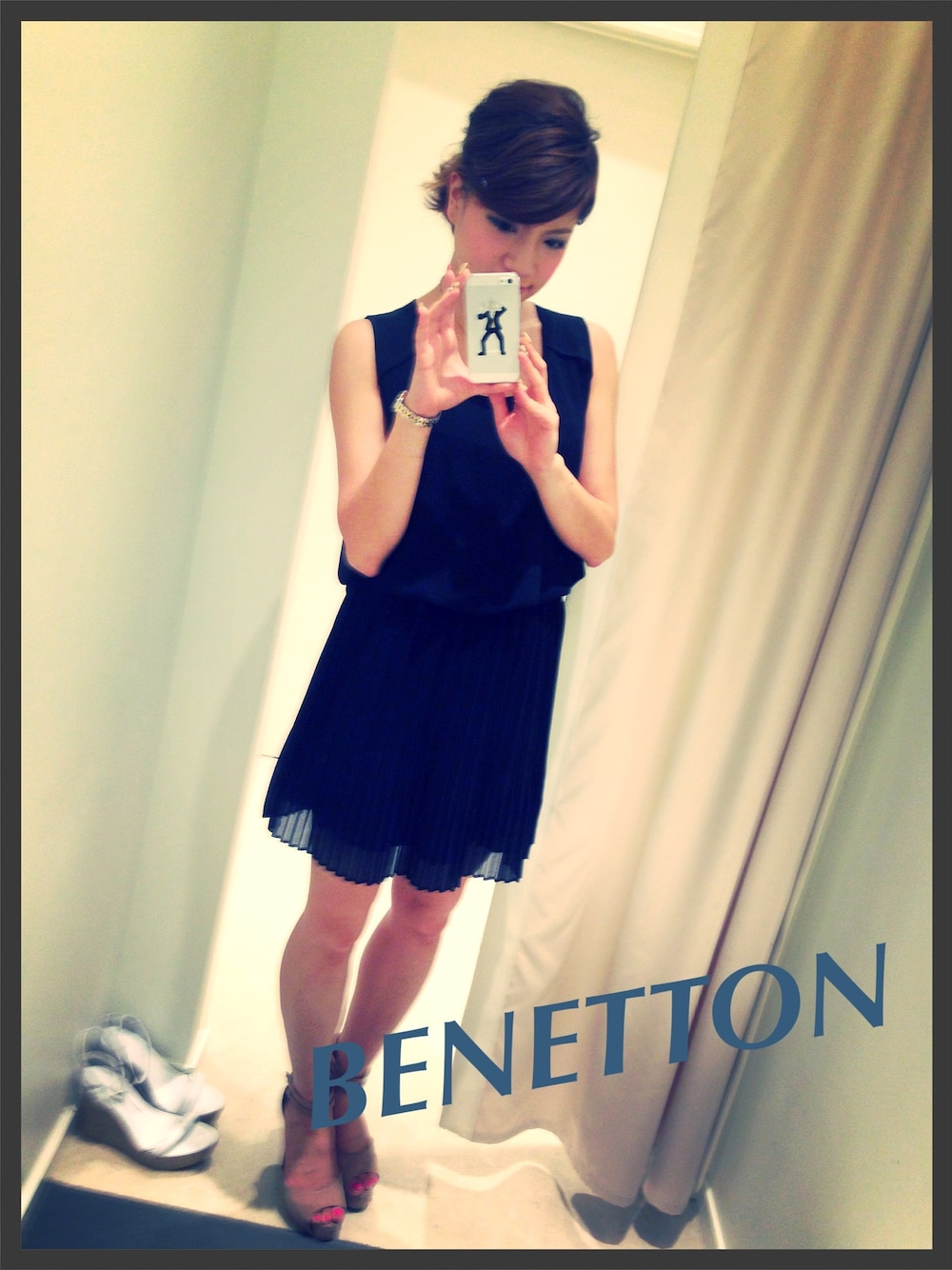 「#ブラック、#シフォン、＃プリーツスカート、#WEARBOOKエントリー」｜「BENETTON (UNITED COLORS OF BENETTON)のシフォンプリーツワンピ（ワンピース、ブラック系）」を使った、lisaさん（レディース・160cm）の夏コーディネートの1枚目の写真