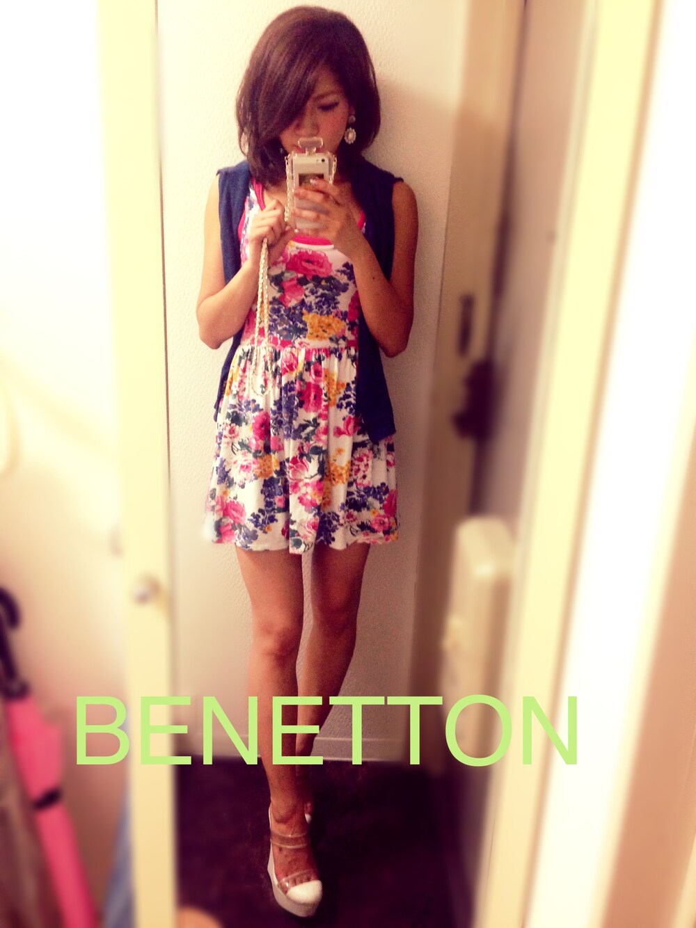 「＃ワンピース、#花柄、#肩掛け、#カラフル、#肩掛けカーディガン」｜「BENETTON (UNITED COLORS OF BENETTON)のP1フィオーレギャザーOP【ワンピース】（ワンピース、ピンク系）」を使った、lisaさん（レディース・160cm）の夏コーディネートの1枚目の写真