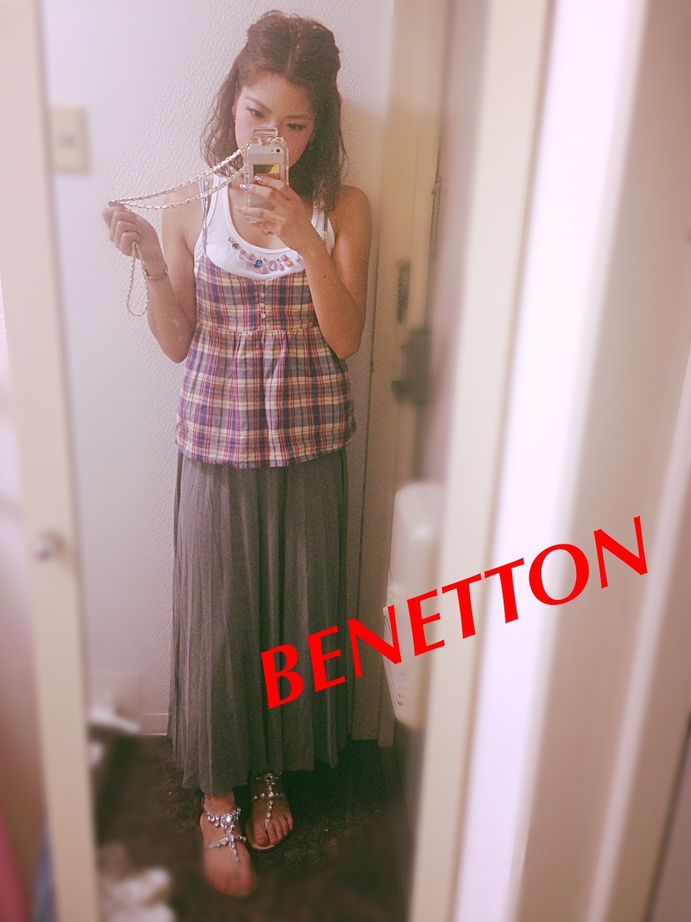 「#チェック、#カジュアル、#マキシスカート、＃プリーツスカート、#ペタンコ靴」｜「BENETTON (UNITED COLORS OF BENETTON)の2Uビス混プリーツマキシSK【スカート】（スカート、グレー系）」を使った、lisaさん（レディース・160cm）の夏コーディネートの1枚目の写真