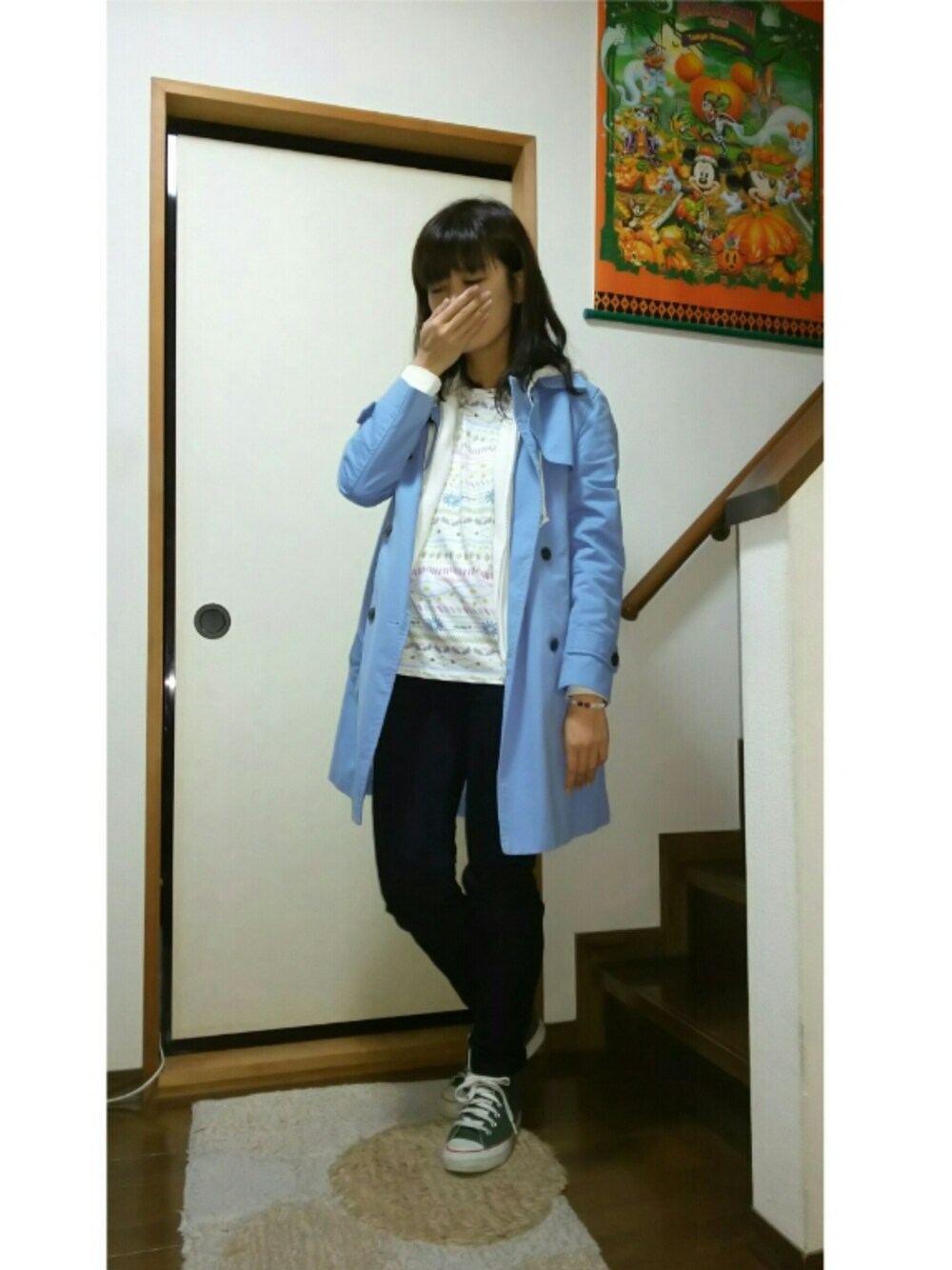 「ニューバラビームより輝き隊、小窓部、バスケがし隊です、寝起きポーズ、小窓増設志願書、赤コンオールスターズ感謝祭告知、コンバース、トレンチコート×パーカー、真似っこ、wear呑んべぇ部」｜「サマルさん風🙋のアイテム（その他、ブルー系）」を使った、SHIHOさん（レディース・161cm）の春コーディネートの1枚目の写真