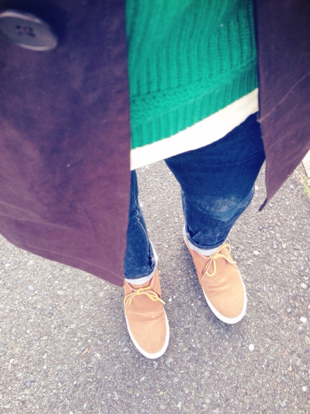 「ステンカラーコート、A.P.C.、秋冬、カジュアル、緑」｜「URBAN RESEARCHのUR コットンタイプライターステンカラーコート（ステンカラーコート、ブラウン系）」を使った、tAKEHIrOさん（メンズ・172cm）の秋コーディネートの1枚目の写真