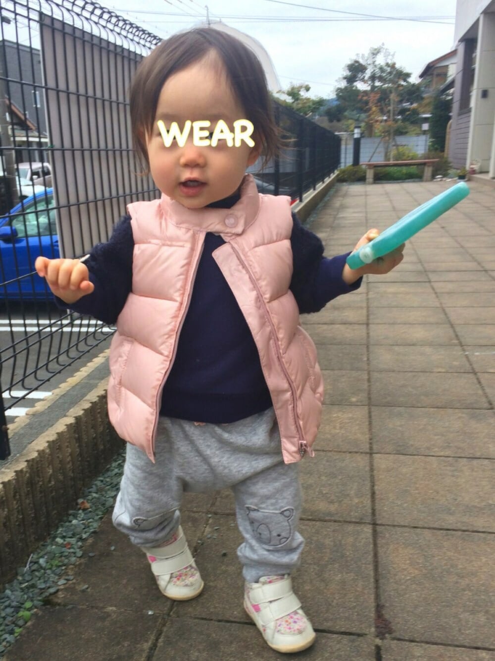 「女の子、ダウンベスト、ピンク、お散歩♪、くまさんスウェット」｜「babyGAPのアイテム（ダウンベスト、ピンク系）」を使った、さち*さん（キッズ・70cm）の秋コーディネートの1枚目の写真