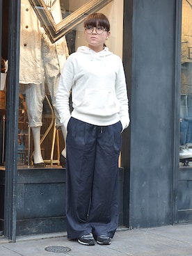 「DUL DE VERRE（ダルデベール）のワイドパンツ（スラックス）」を使った、Tankoniさん（レディース・151cm）の春コーディネート