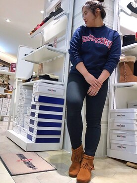 「海外」｜「アイテム（ブーツ）」を使った、MINNETONKASTORE町田東急ツインズさん（レディース・164cm）の秋コーディネート