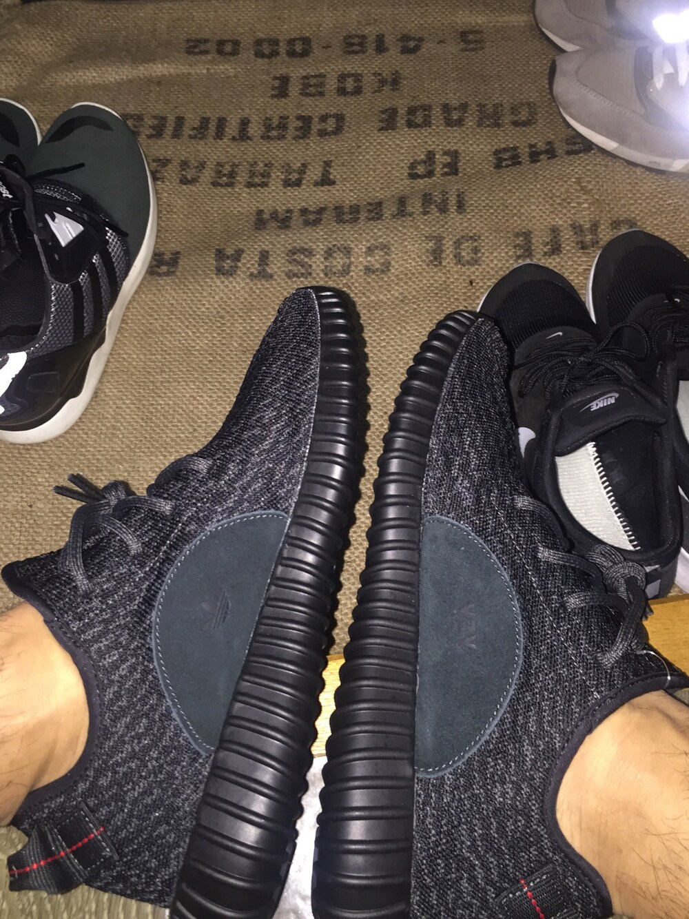 「yeezy boost 350のアイテム（スニーカー、ブラック系）」を使った、shohei878さん（メンズ・165cm）の夏コーディネートの1枚目の写真
