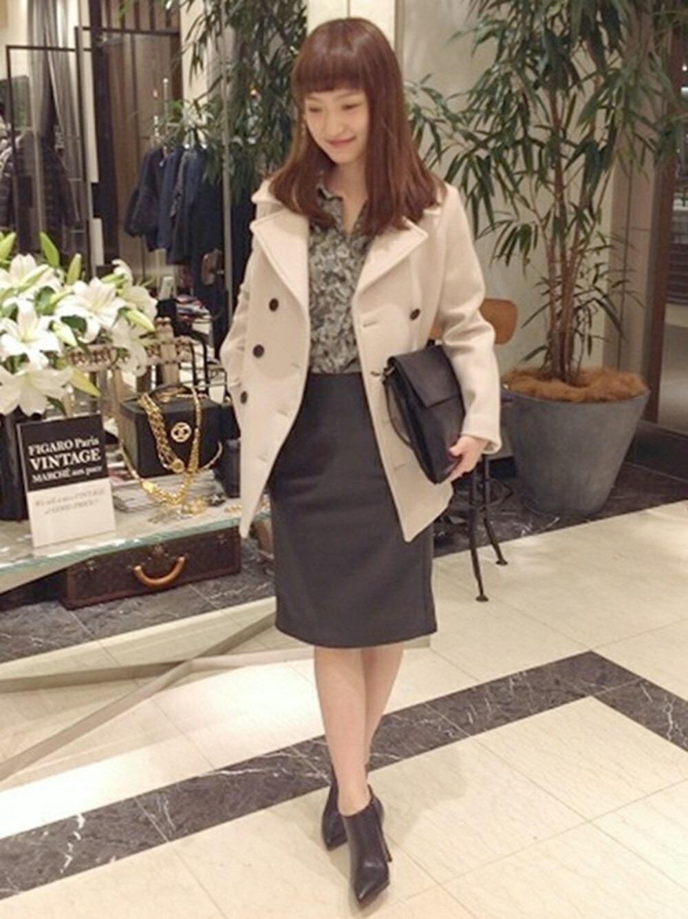 「PEACE！！」｜「FIGARO Parisのリバーメルトンピーコート　＊（ピーコート、ホワイト系）」を使った、yukiさん（レディース・163cm）の秋コーディネートの1枚目の写真