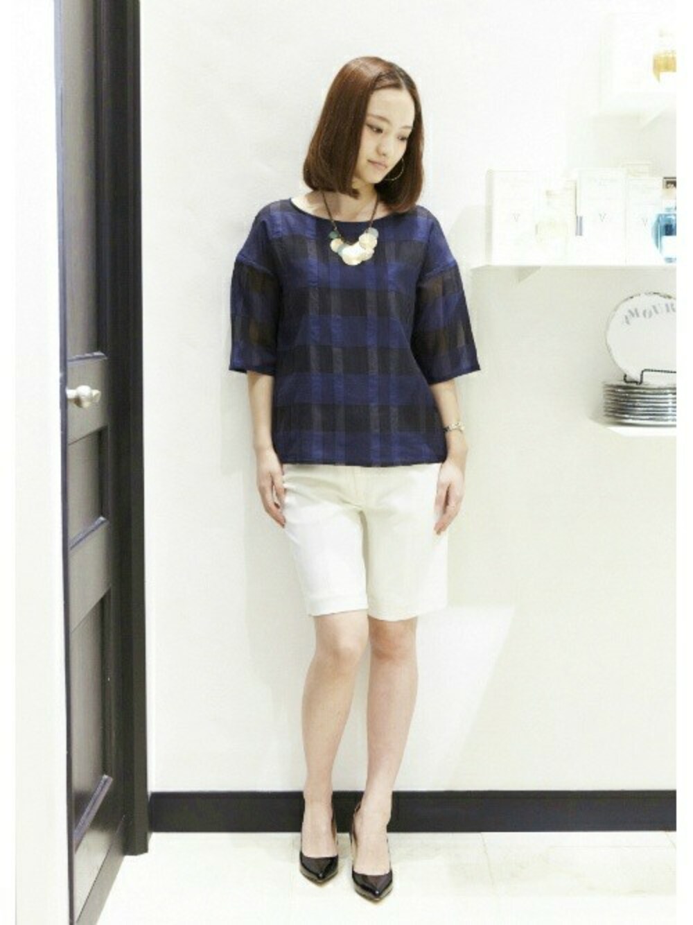 「FIGARO Parisのシースルーチェック*レースプルオーバーブラウス（シャツ/ブラウス、ブルー系）」を使った、yukiさん（レディース・160cm）の春コーディネートの1枚目の写真