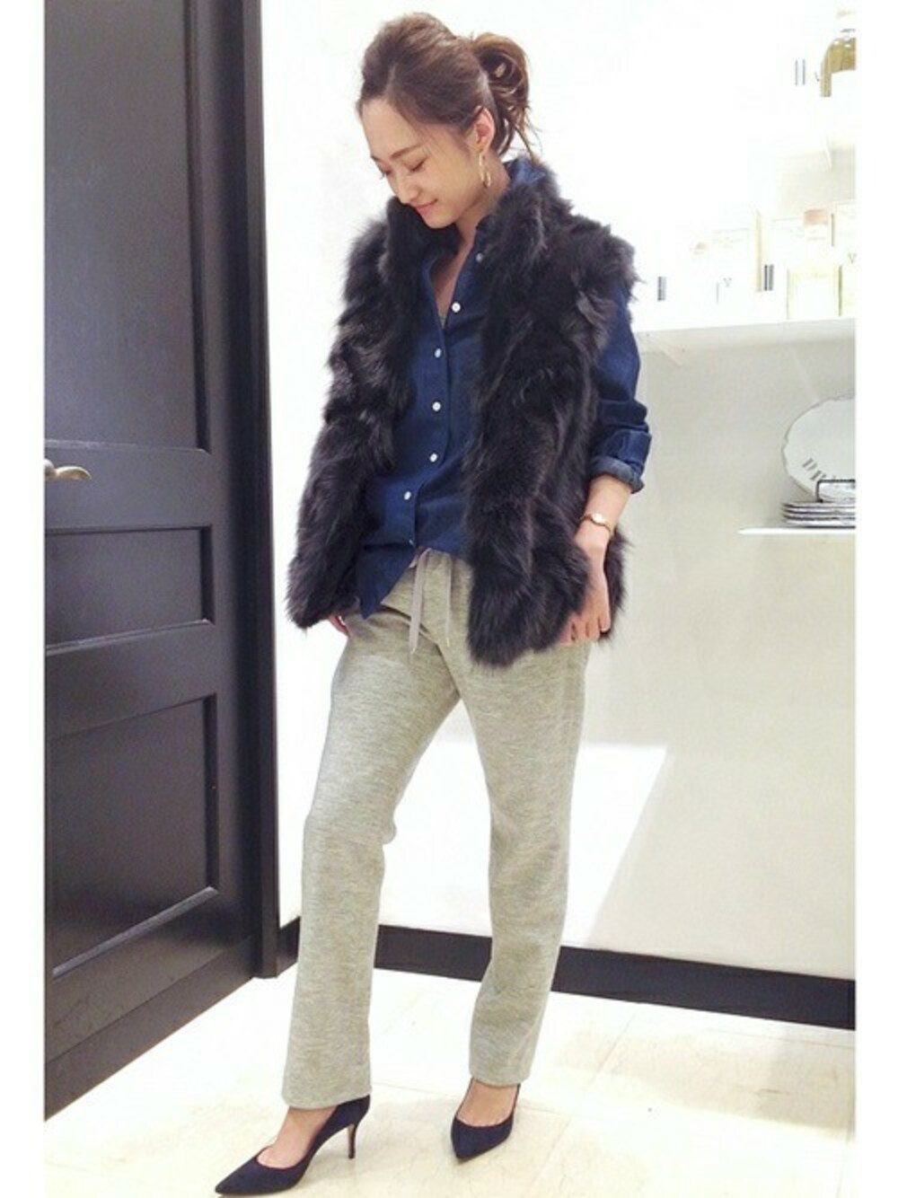 「スウェットパンツ、ジャージ、リラックススタイル、FIGARO、フィガロ、figaro paris」｜「FIGARO Parisの◇フラノジャージドロストパンツ（その他パンツ、グレー系）」を使った、yukiさん（レディース・160cm）の秋コーディネートの1枚目の写真