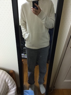 「グレーパンツ」｜如さん（メンズ・177cm）の冬コーディネート