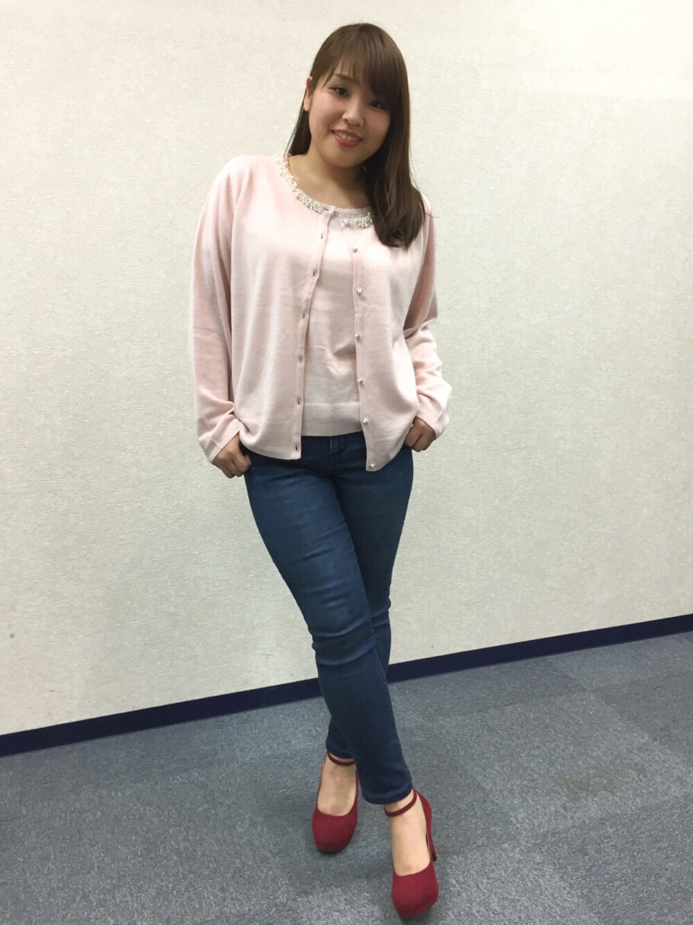 「ぽっちゃり、大きいサイズ」｜「Re-Jのアイテム（アンサンブル、ピンク系）」を使った、Naoさん（レディース・159cm）の冬コーディネートの1枚目の写真