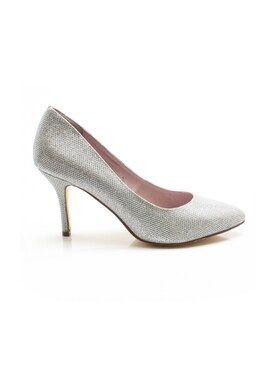 Elisa Litzさんのコーディネート