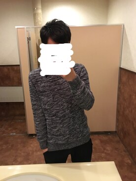 「H&M（エイチ・アンド・エム）のアイテム（ニット/セーター、グレー系）」を使った、すがやさん（メンズ・171cm）の秋コーディネート