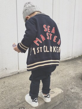 「DENIM DUNGAREE（デニムダンガリー）のアイテム（スタジャン）」を使った、YAMORIさん（キッズ・100cm）の春コーディネート