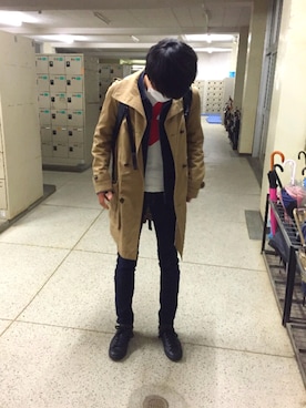 「TOPMAN（トップマン）のアイテム（トレンチコート）」を使った、ポンジュースさん（メンズ・172cm）の春コーディネート